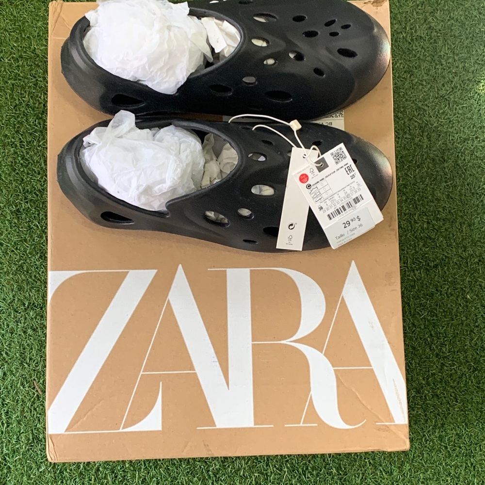 ZARA Kids Black Slip-On Foam Rubber shoes Sz 36/4 Usa